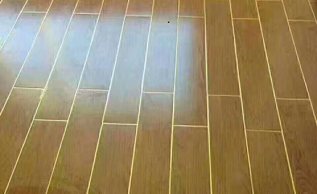 90%的業(yè)主選用金色真瓷膠做美縫，木紋磚適用嗎