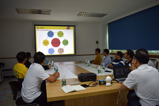 碧桂園領(lǐng)導(dǎo)、專家蒞臨德國(guó)CUALI磚麗指導(dǎo)工作