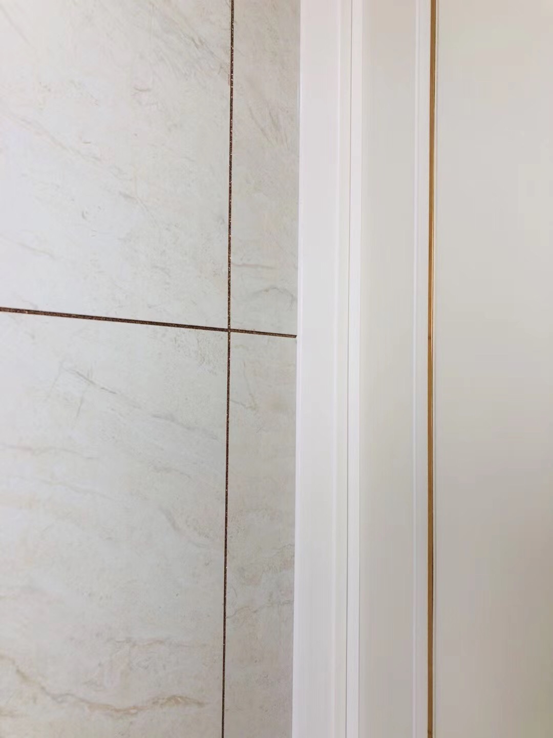 玻璃膠和美容膠，哪種更好？