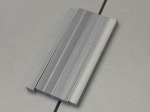 瓷磚美縫做同色系還是做定制調(diào)色？